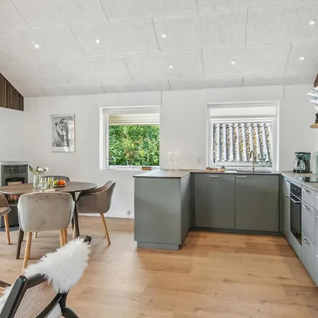Stunning In With Kitchen *